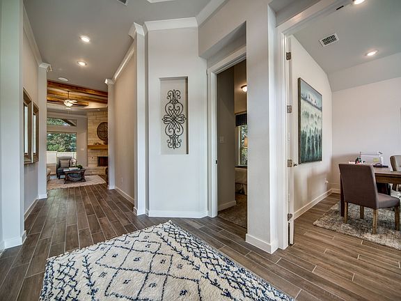 Model home, features and specifications will vary for actual home purchased.