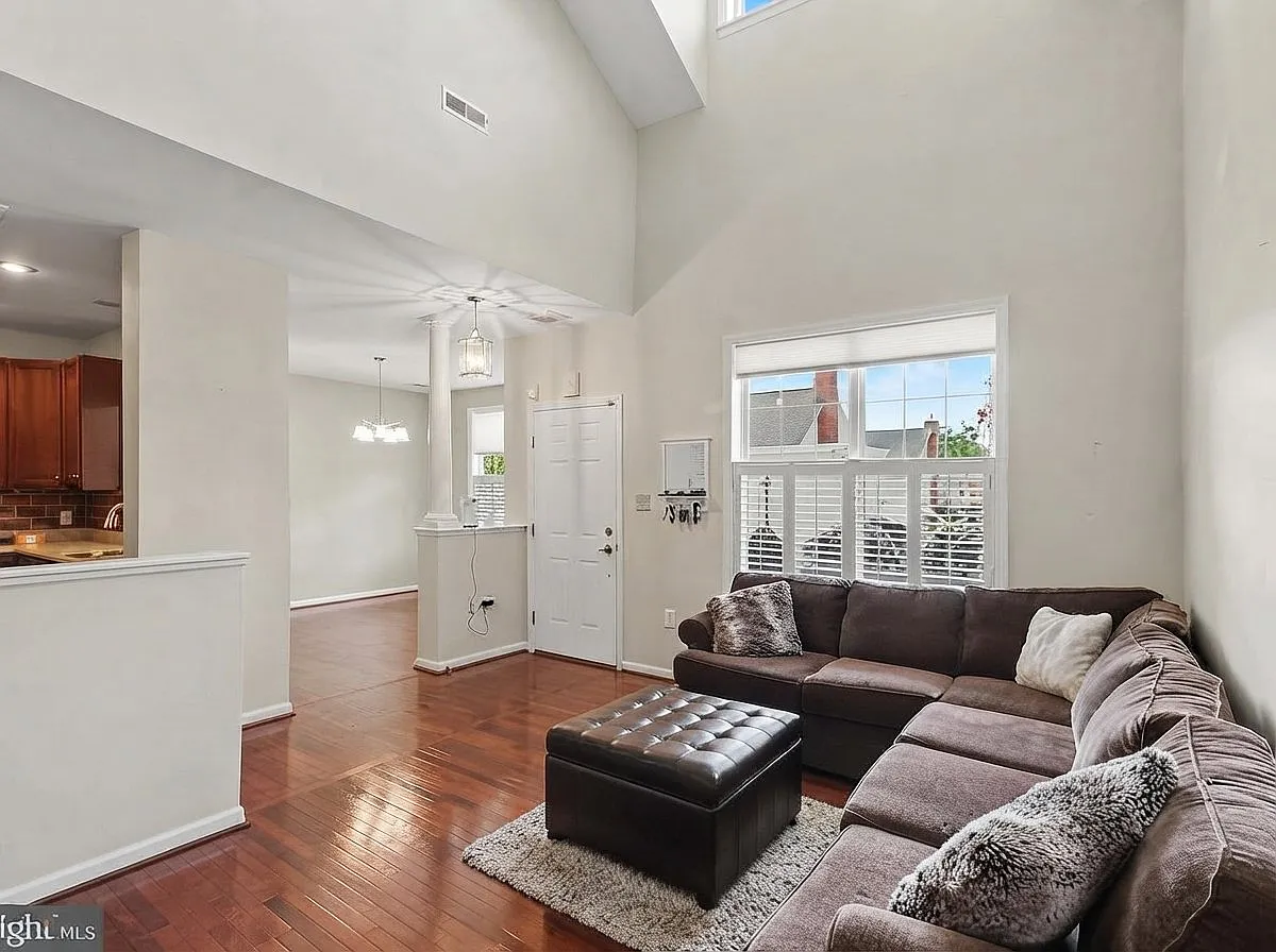 Exceptional 2-bedroom, 2.5-bath home at The Arbours — Photo 4