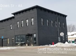 1695 Dows St #A, Ely, IA 52227