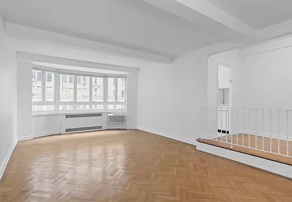 4th image of 333 W 57th St APT 307