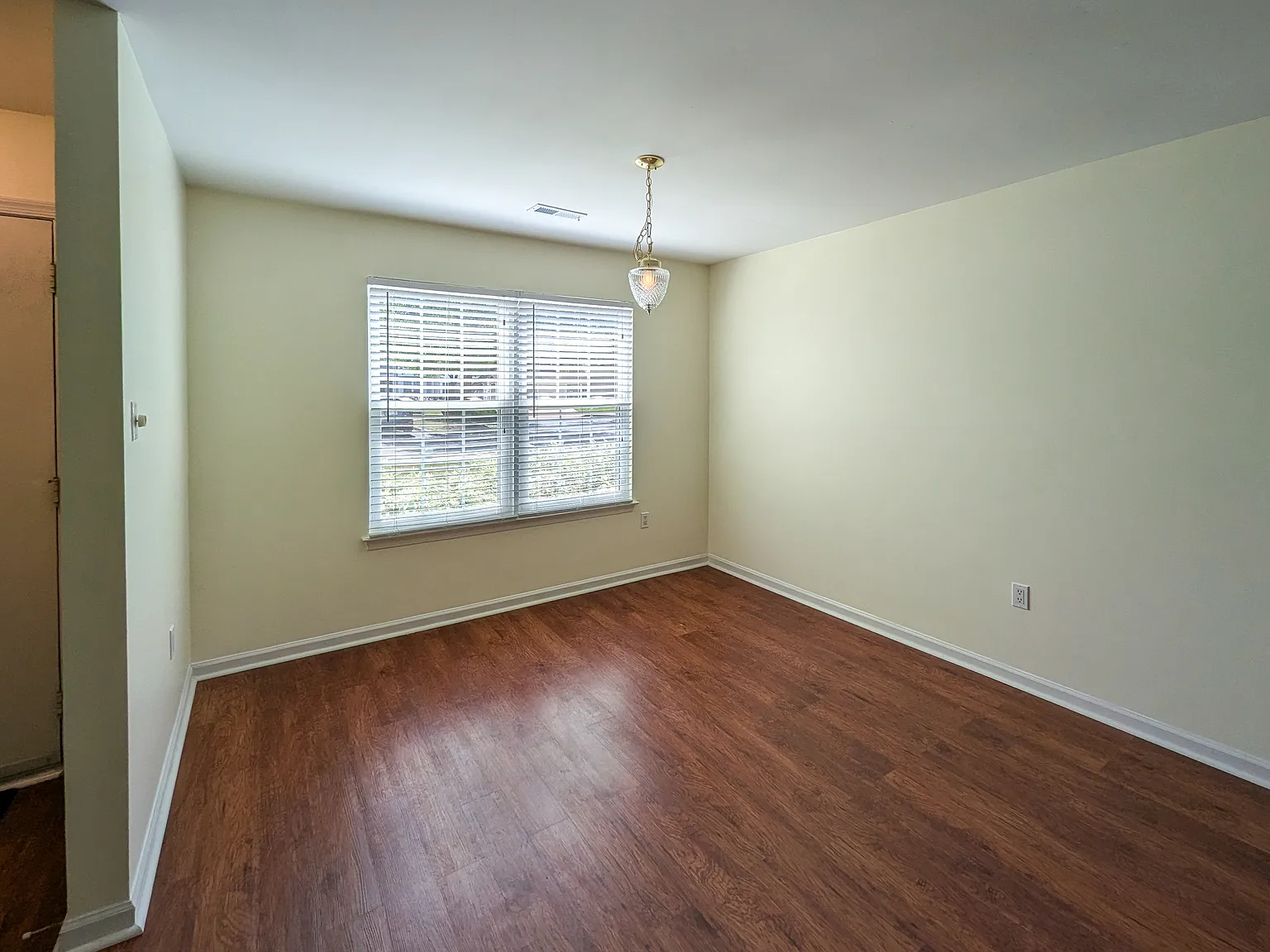 3 bed, 2.5 bath, 1524 sqft, $1,690 — Photo 4