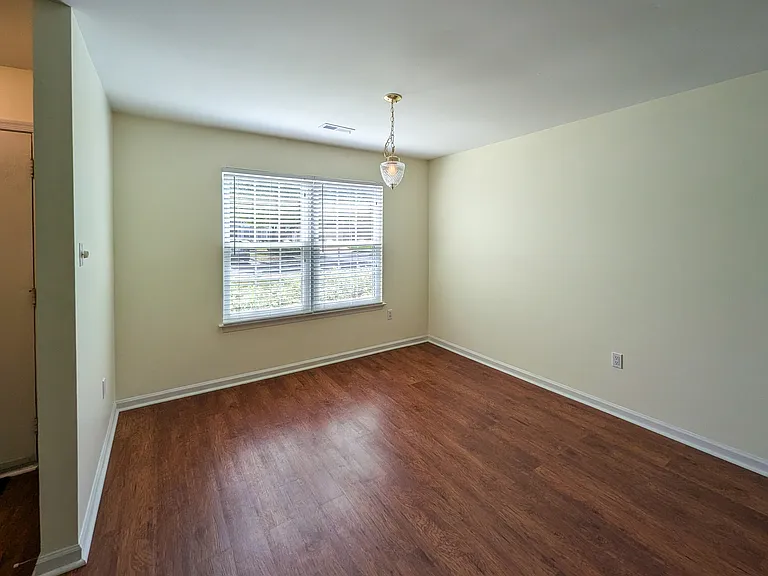 7102 Union Ct — Photo 4