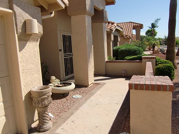 Cantera Stone Front Entry