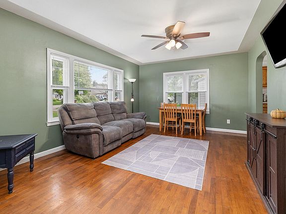 5th image of 4826 Burt Ave