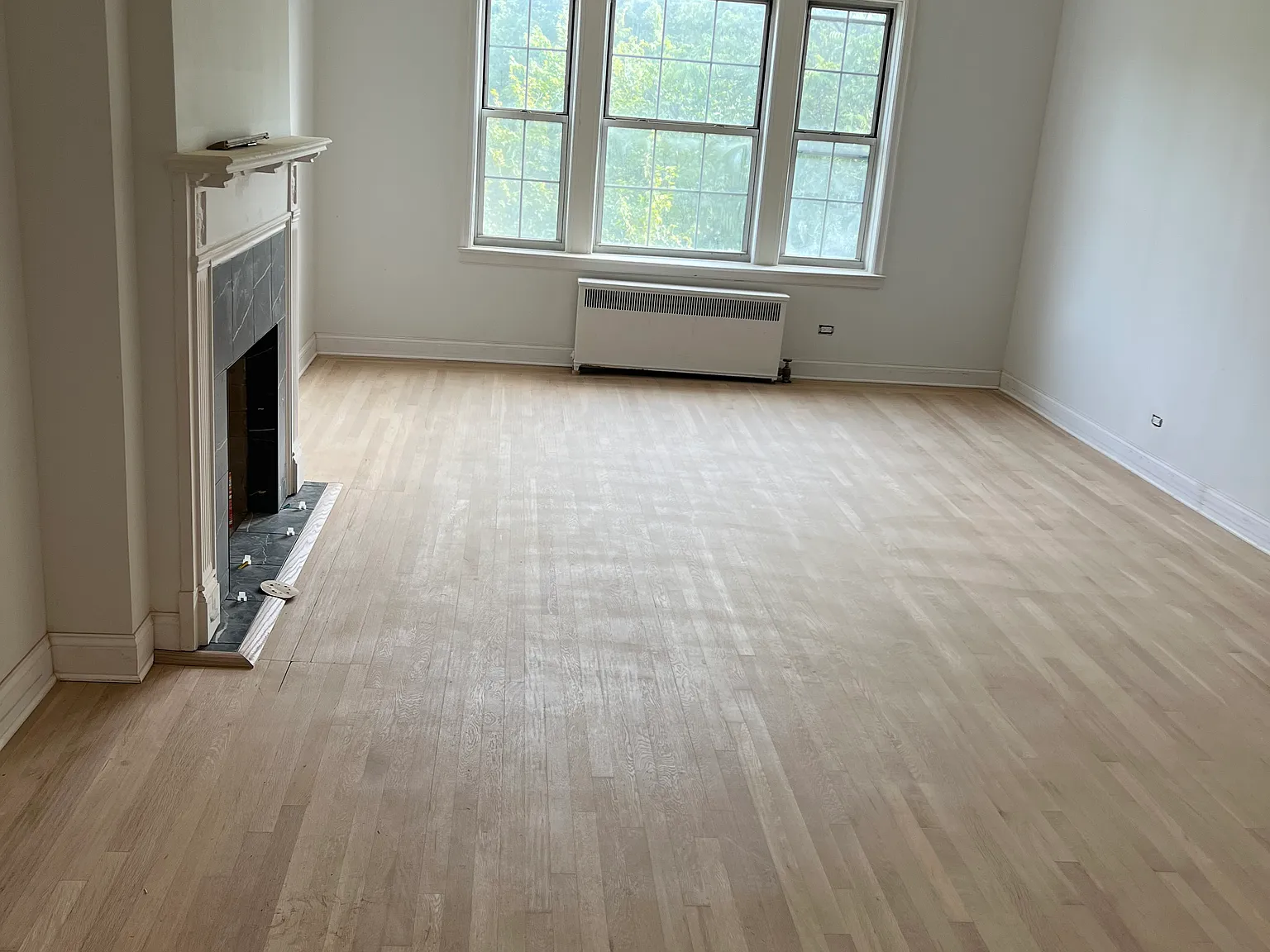 3 bed, 2200 sqft, $9,400 — Photo 2