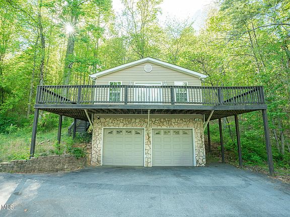 4th image of 100 Edwards Ridge Rd