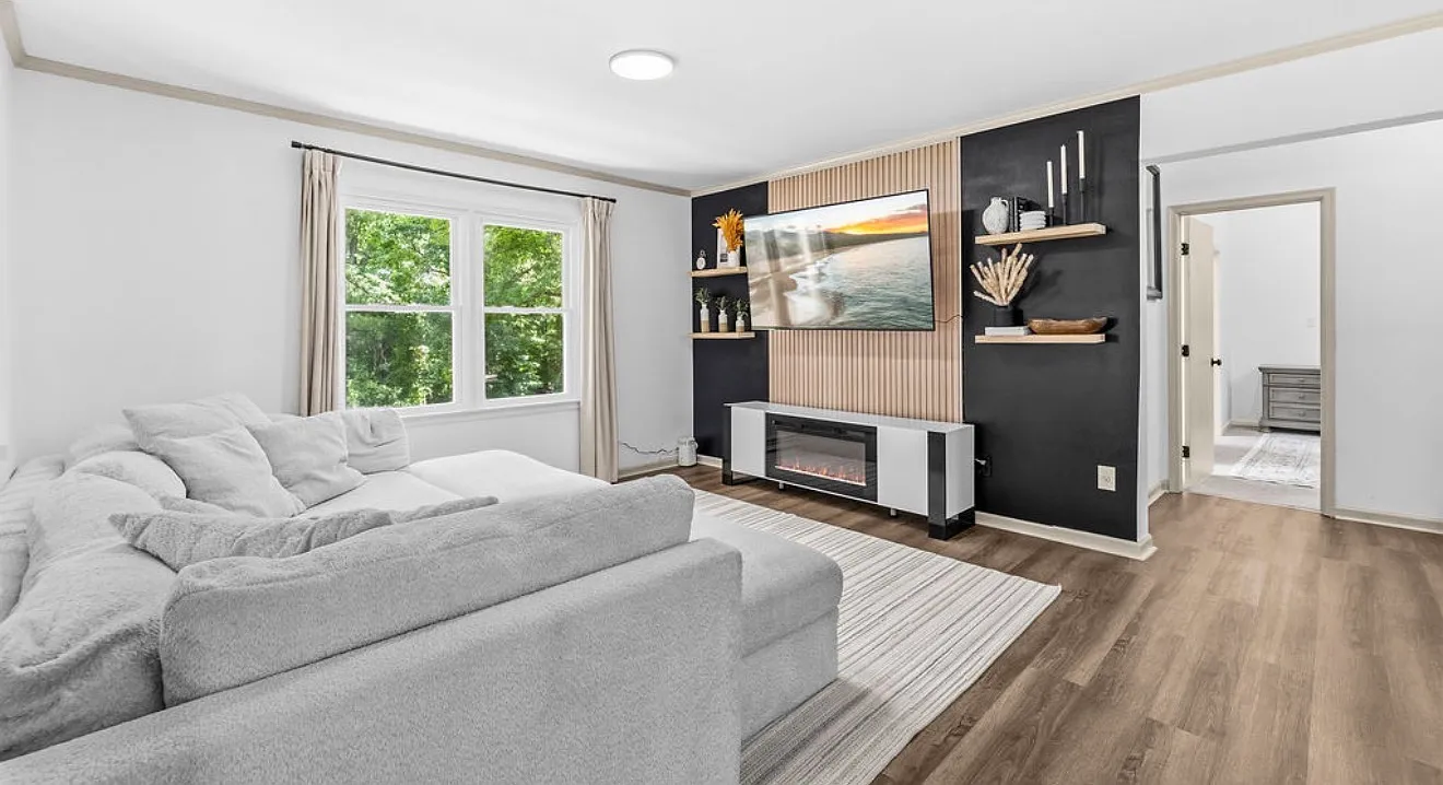 5 bed, 3248 sqft, $3,800 — Photo 4