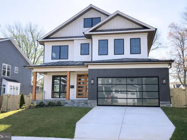 112 Elm St SW, Vienna, VA 22180