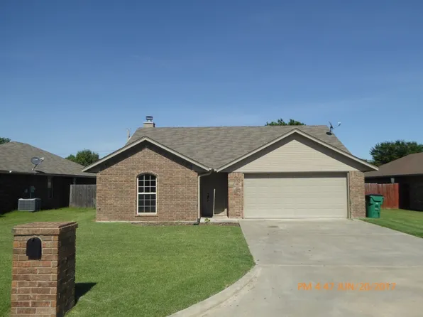 621 NW Granite Ave, Cache, OK 73527