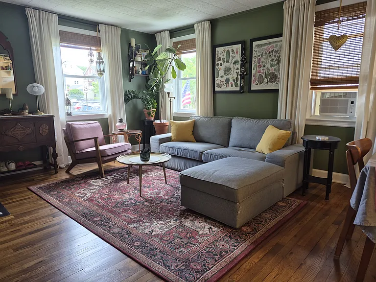 401 William St — Photo 2
