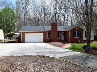 5701 Indian Wood Dr, Matthews, NC 28104