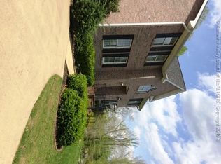 5 Squires Dr, Saint Albans, WV 25177