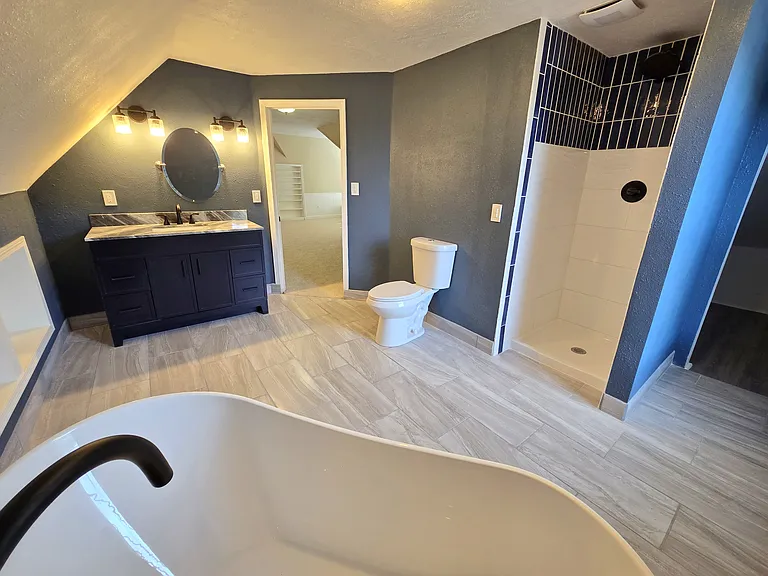 7008 W North Ave — Photo 18