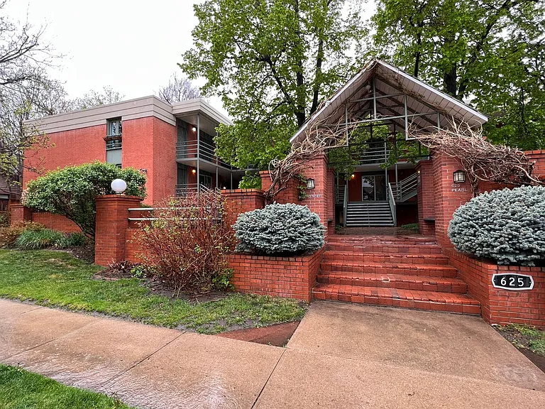 625 Pearl St #1 — Photo 1
