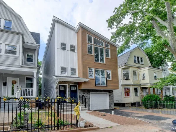 54 Mapes Ave, Newark, NJ 07112