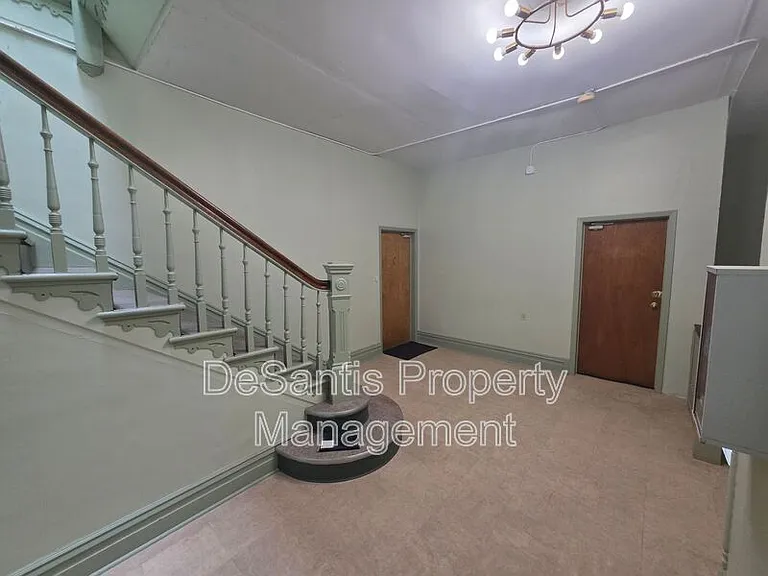 425 Walnut St #2 — Photo 34