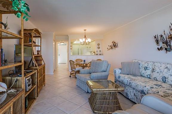 4th image of 591 Seaview Ct APT 403