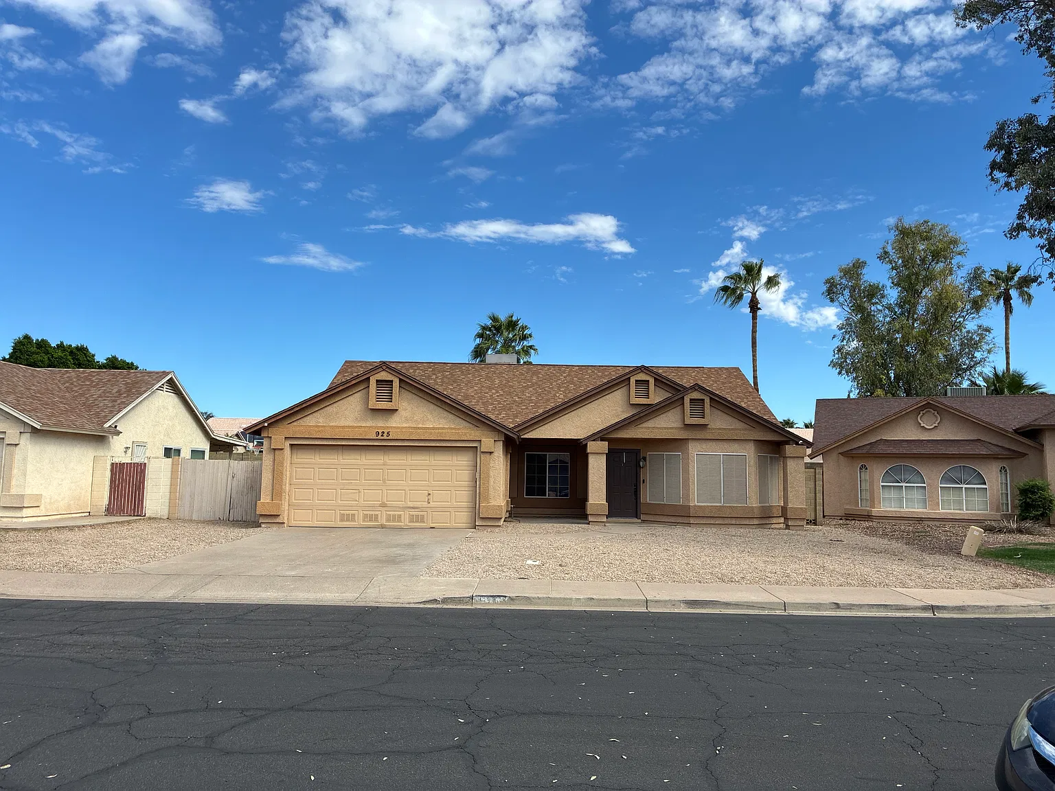 925 N Starling Dr — Photo 2