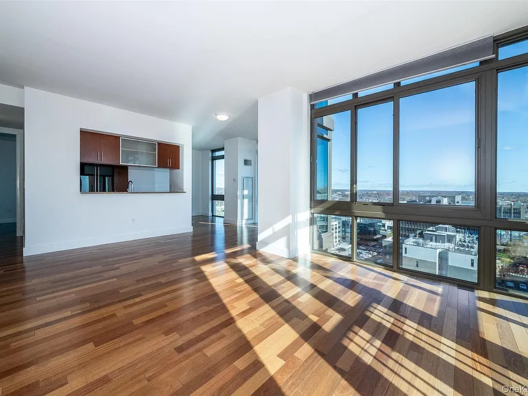 175 Huguenot St #1402 — Photo 11