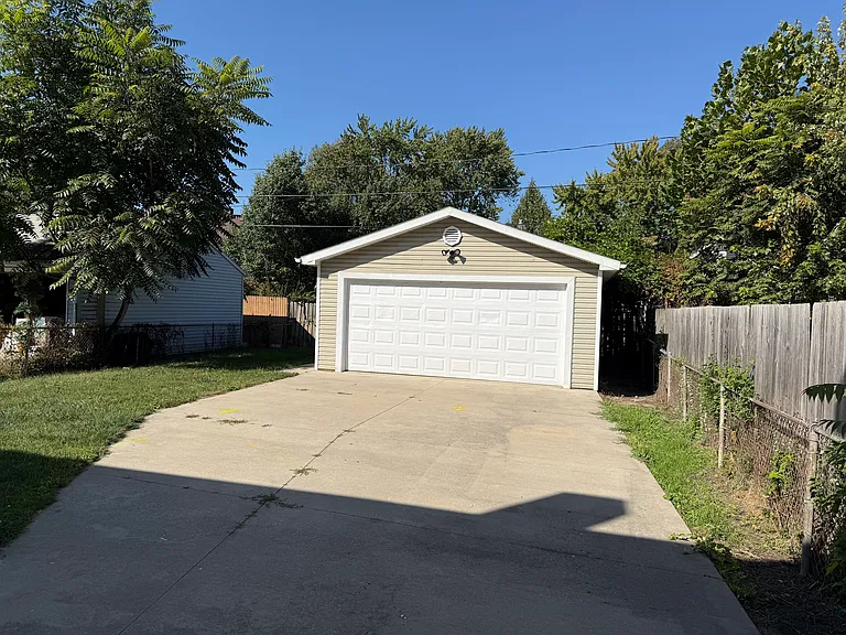 118 W Poinsetta Ave — Photo 3