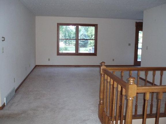 2nd image of 480 Pinecrest St
