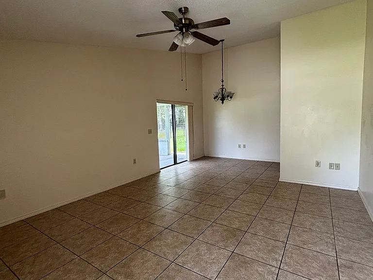 1140 Dosseywood Ln #1 — Photo 3