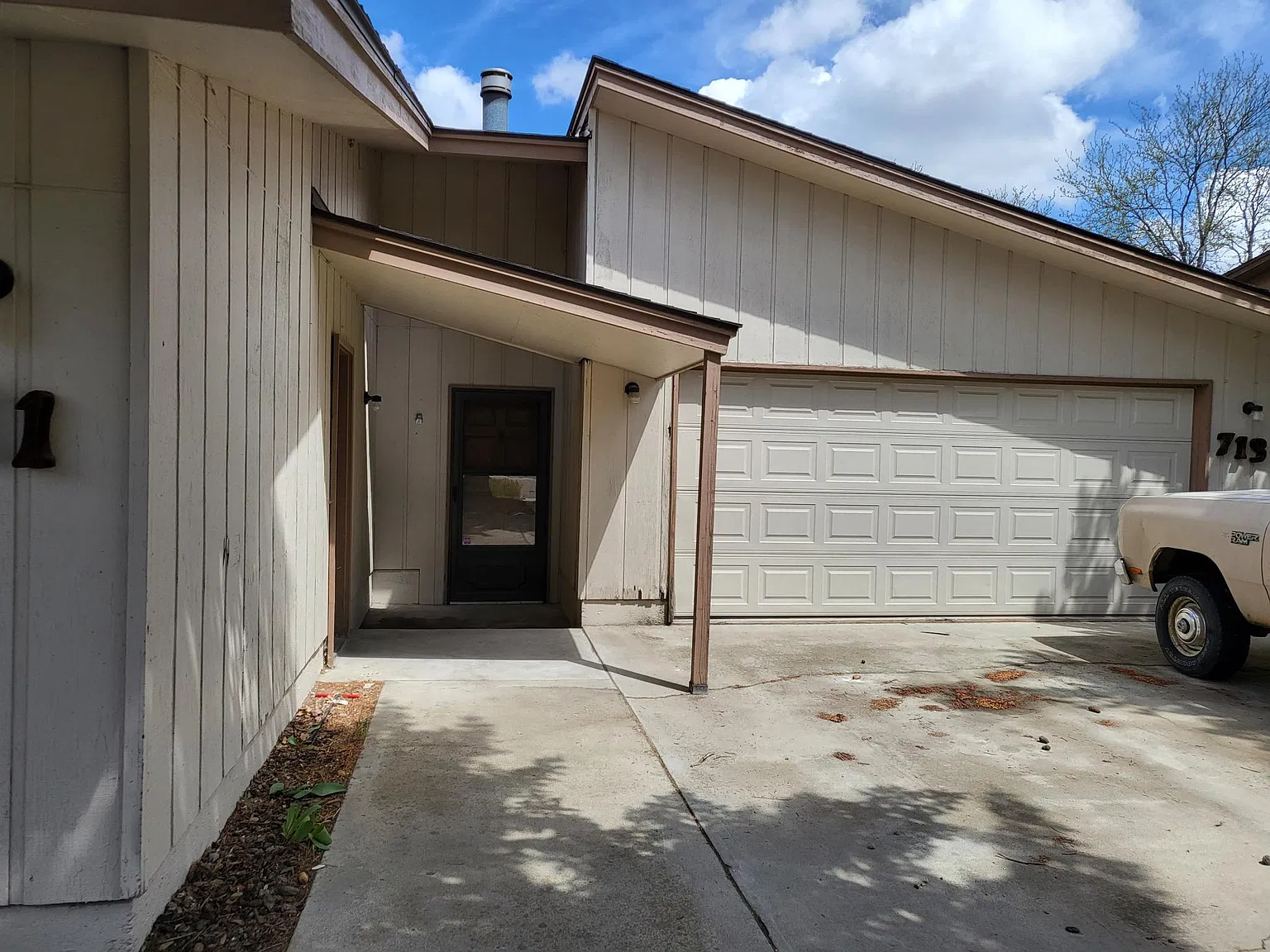 711 Bushnell St — Photo 3