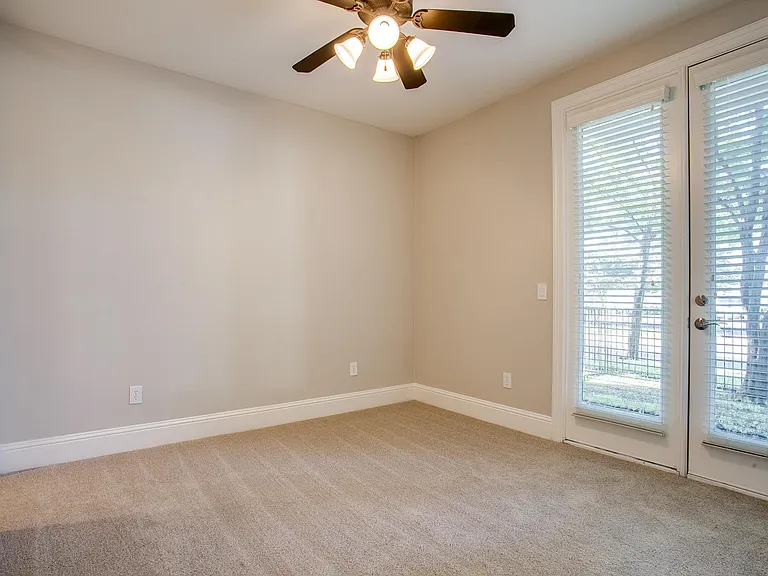4502 Holland Ave — Photo 30