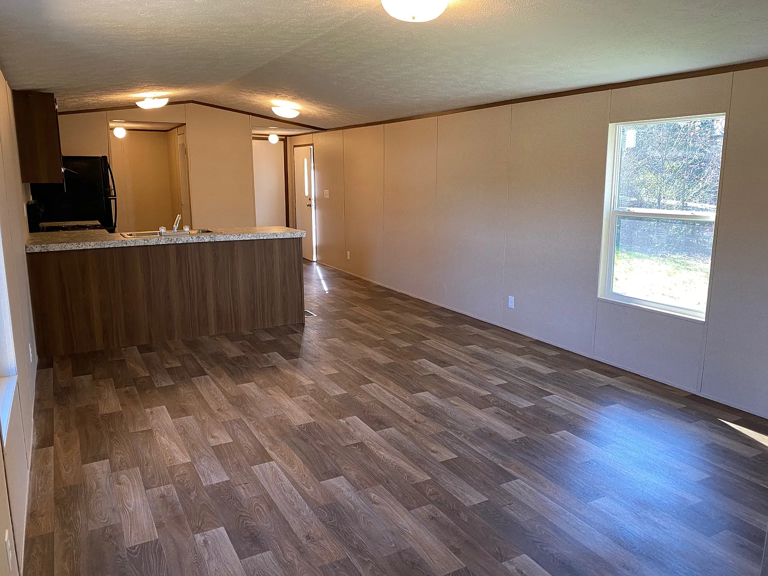 3 bed, 1064 sqft, $1,350 — Photo 4