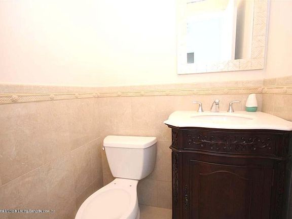 5th image of 36 Luigi Ct
