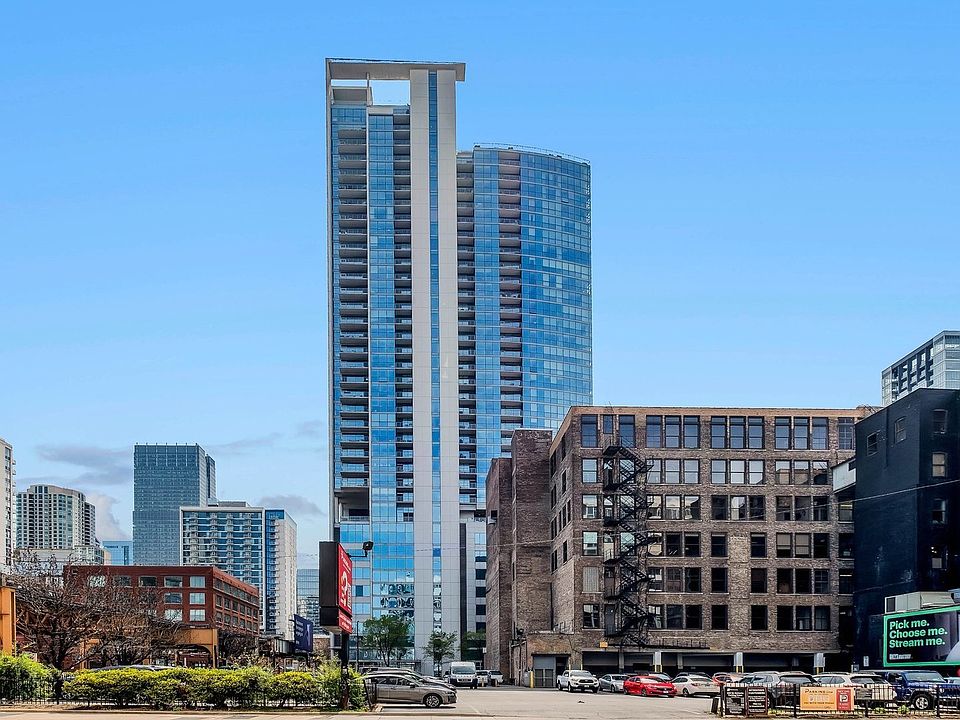 1st image of 303 W Ohio St #3103