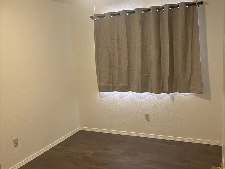 2605 W 12th Pl — Photo 6