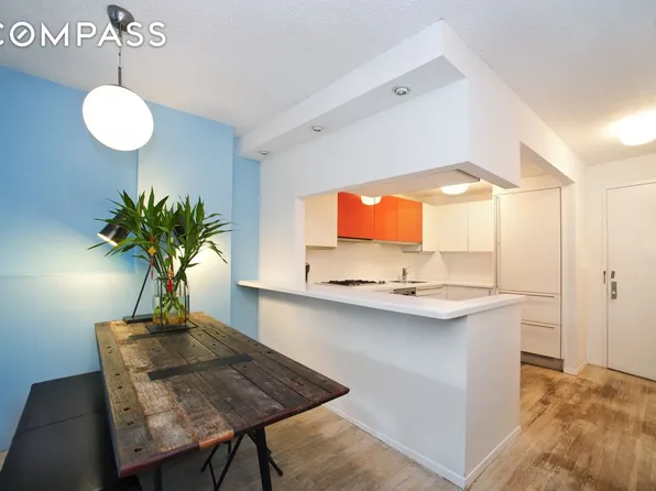 122 Elizabeth Street image 1 of 8