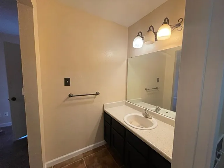 838 Saddlebrook Dr — Photo 11