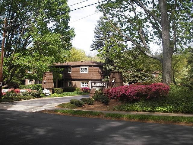 Entrance to Harwood Condominiums