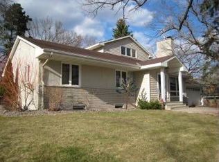 1745 Gramsie Rd, Arden Hills, MN 55112