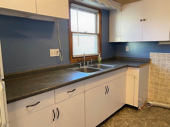 5th image of 214 Crestwood Ln