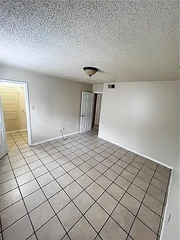 612 Rue Saint Martin #D — Photo 9