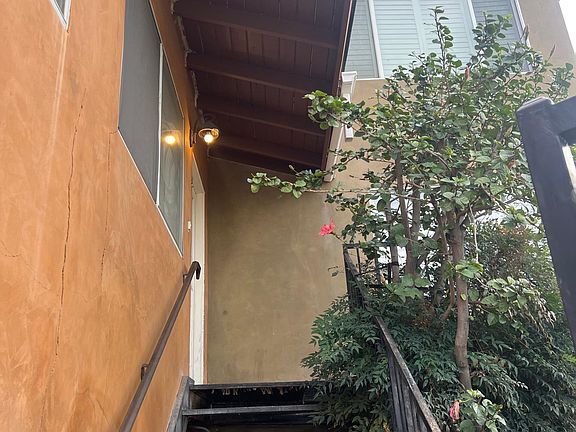 2nd image of 1630 Griffith Park Blvd #4