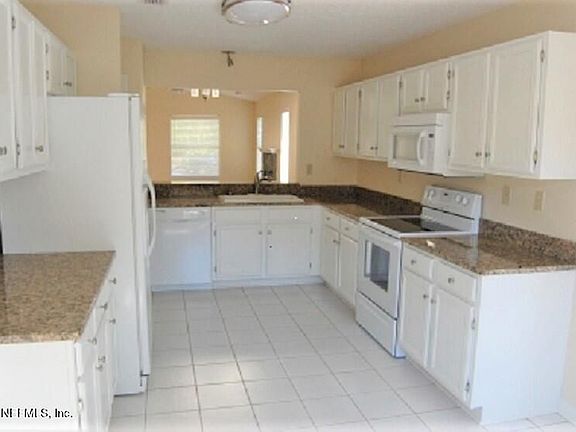 3rd image of 2210 E The Woods Dr