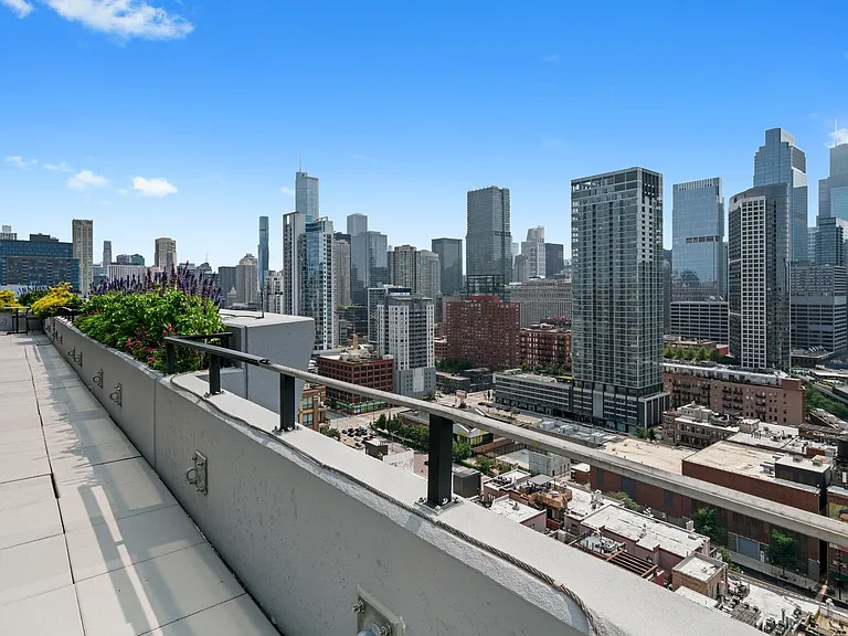 435 W Erie St #1105 — Photo 19