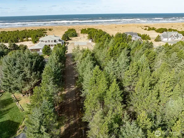 16151 Pacific Way, Long Beach, WA 98631