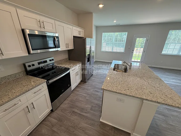 1112 Broholmer Ln — Photo 4