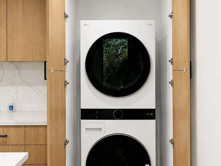 In Unit Washer/Dryer