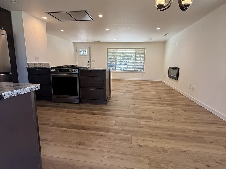 2853 Tahitian Ave — Photo 12