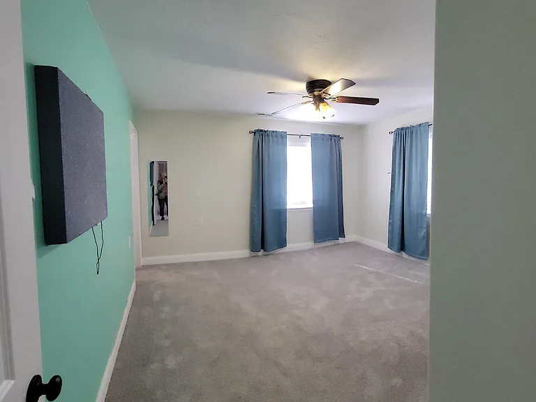 1065 N Canyon St — Photo 13
