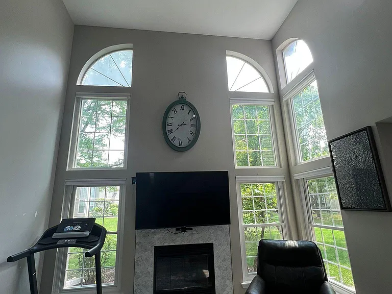2327 Sedgfield Ct — Photo 4