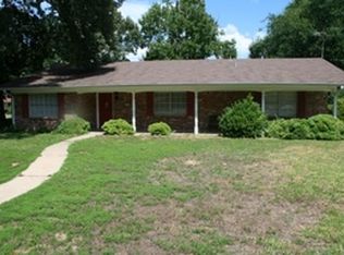 714 Wedgewood Ln, Longview, TX 75604