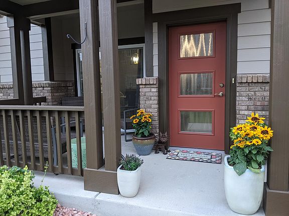 Alternate view of main entrance in Summer