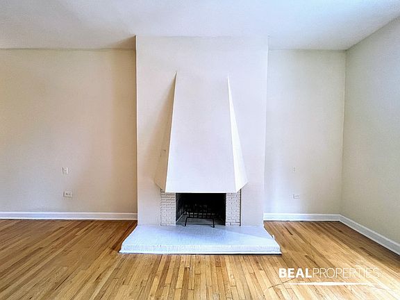 5th image of 1425 N Dearborn St #D4